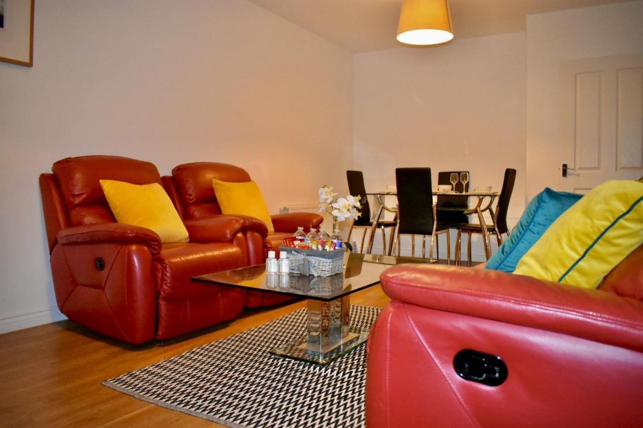 Classy Campbell Park Apartment, Balcony & Free Parking Милтън Кейнс Екстериор снимка