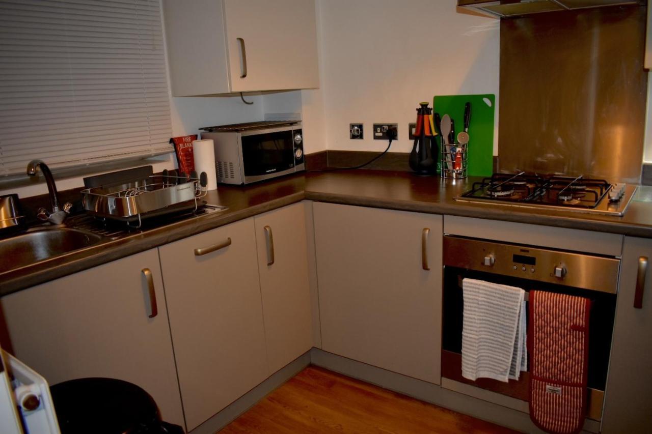Classy Campbell Park Apartment, Balcony & Free Parking Милтън Кейнс Екстериор снимка