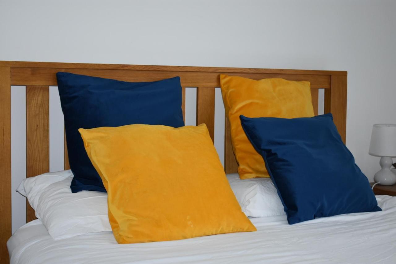 Classy Campbell Park Apartment, Balcony & Free Parking Милтън Кейнс Екстериор снимка