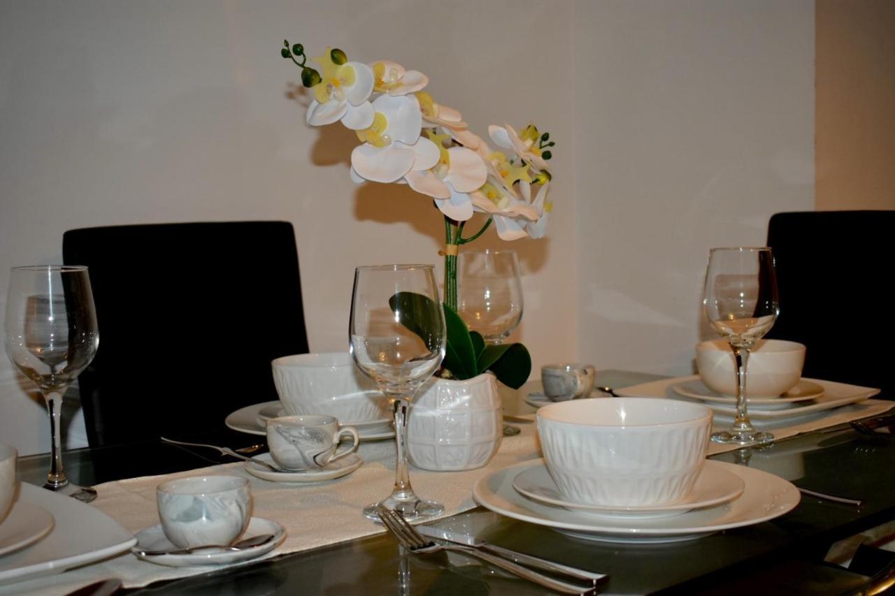 Classy Campbell Park Apartment, Balcony & Free Parking Милтън Кейнс Екстериор снимка